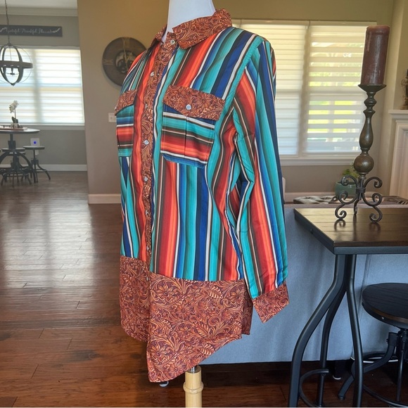 NWT $79 Lucky & Blessed L&B Blouse Size Small Southwestern Turquoise Serape Snap - Picture 14 of 16